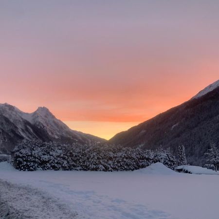 Arlalps Apart Pettneu am Arlberg Exteriör bild