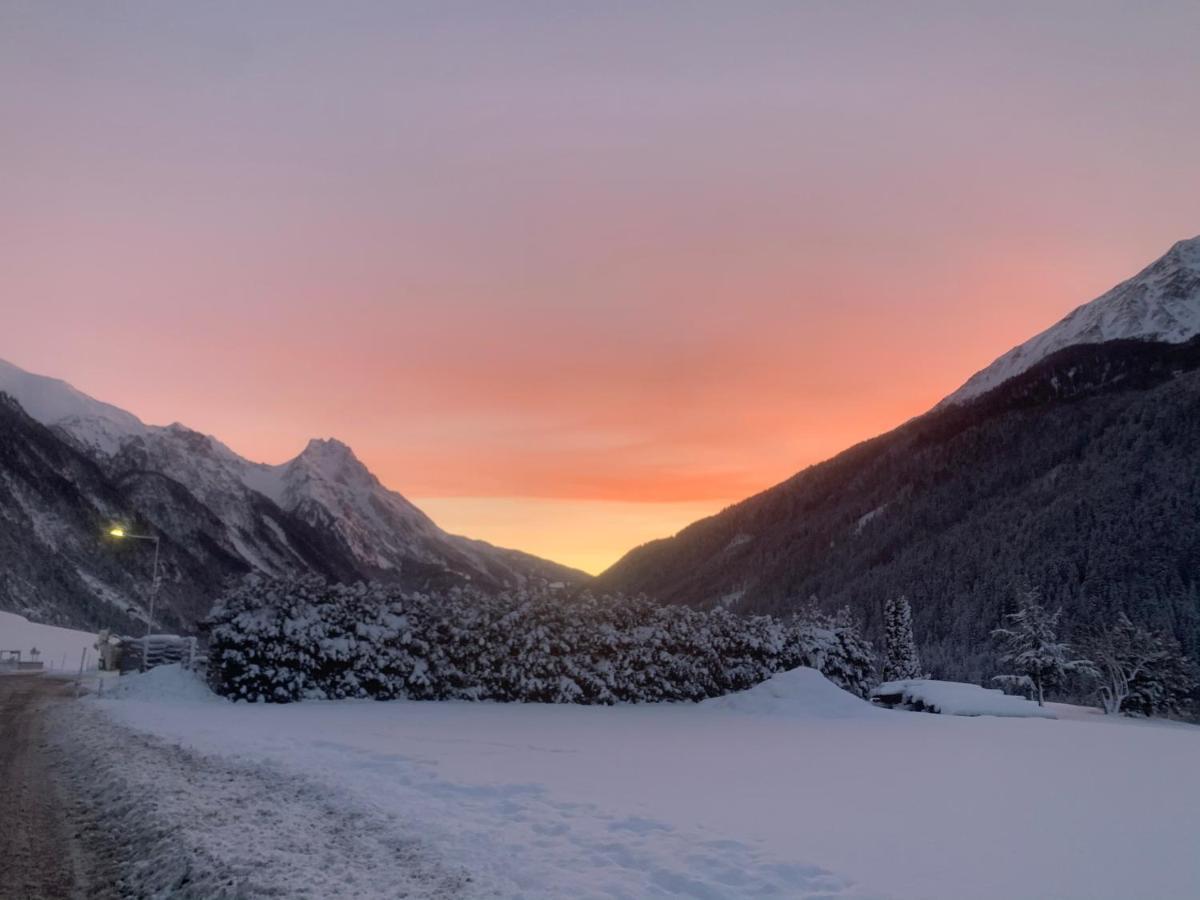 Arlalps Apart Pettneu am Arlberg Exteriör bild